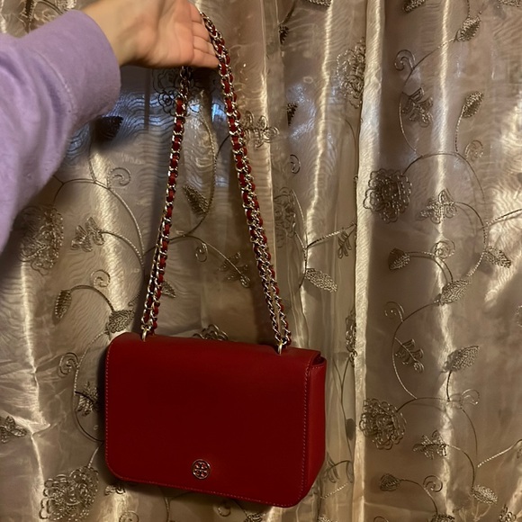 Tory Burch Handbags - Tory Burch red shoulder/crossbody bag